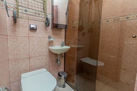 Casa à venda com 250m², 4 quartos e 4 vagas Casa à venda com 250m², 4 quartos e 4 vagasBanheiro Social 2