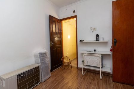 Casa à venda com 250m², 4 quartos e 4 vagas Casa à venda com 250m², 4 quartos e 4 vagasQuarto 1