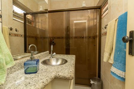 Casa à venda com 250m², 4 quartos e 4 vagas Casa à venda com 250m², 4 quartos e 4 vagasBanheiro Social