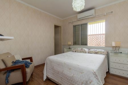 Casa à venda com 250m², 4 quartos e 4 vagas Casa à venda com 250m², 4 quartos e 4 vagasSuíte 2