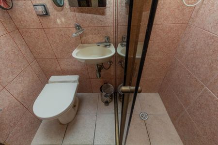 Casa à venda com 250m², 4 quartos e 4 vagas Casa à venda com 250m², 4 quartos e 4 vagasBanheiro Social 2