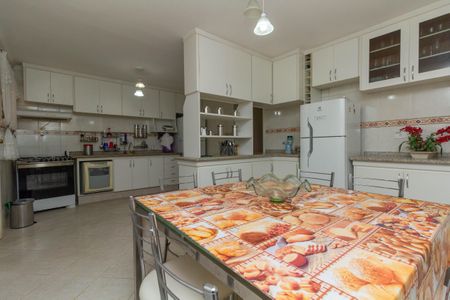 Casa à venda com 250m², 4 quartos e 4 vagas Casa à venda com 250m², 4 quartos e 4 vagasCozinha