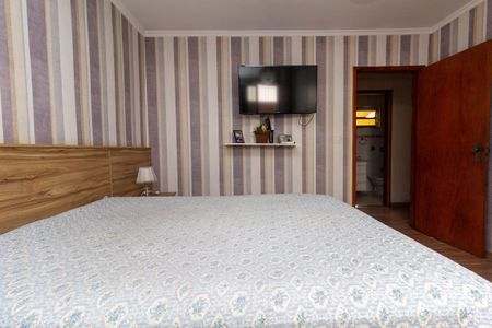 Casa à venda com 250m², 4 quartos e 4 vagas Casa à venda com 250m², 4 quartos e 4 vagasSuíte 1