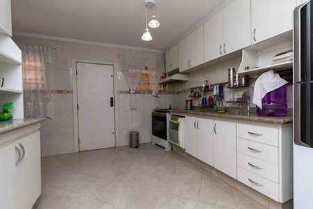 Casa à venda com 250m², 4 quartos e 4 vagas Casa à venda com 250m², 4 quartos e 4 vagasCozinha