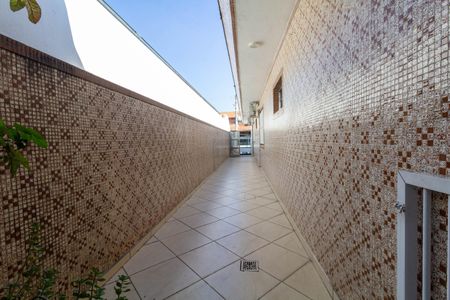 Casa à venda com 250m², 4 quartos e 4 vagas Casa à venda com 250m², 4 quartos e 4 vagasÁrea Externa