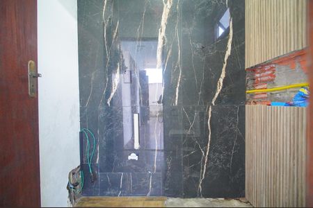 Casa à venda com 200m², 4 quartos e 4 vagasBanheiro 2