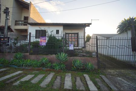 Casa à venda com 200m², 4 quartos e 4 vagas Casa à venda com 200m², 4 quartos e 4 vagasFachada e Placa