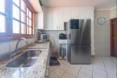 Casa à venda com 210m², 4 quartos e 2 vagas Casa à venda com 210m², 4 quartos e 2 vagasCozinha