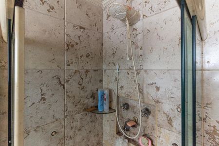 Apartamento à venda com 240m², 4 quartos e 2 vagas Apartamento à venda com 240m², 4 quartos e 2 vagasBanheiro da Suíte 1