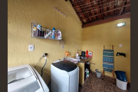 Casa à venda com 171m², 3 quartos e 2 vagas Casa à venda com 171m², 3 quartos e 2 vagasÁrea de Serviço