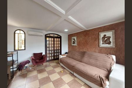 Casa à venda com 171m², 3 quartos e 2 vagas Casa à venda com 171m², 3 quartos e 2 vagasSala