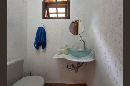 Casa à venda com 171m², 3 quartos e 2 vagas Casa à venda com 171m², 3 quartos e 2 vagasLavabo