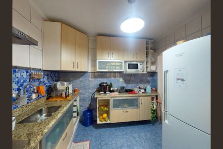 Casa à venda com 171m², 3 quartos e 2 vagas Casa à venda com 171m², 3 quartos e 2 vagasCozinha