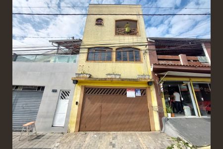 Casa à venda com 171m², 3 quartos e 2 vagas Casa à venda com 171m², 3 quartos e 2 vagasFachada - Plaquinha instalada