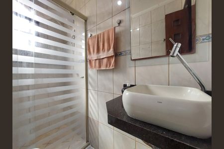 Casa à venda com 171m², 3 quartos e 2 vagas Casa à venda com 171m², 3 quartos e 2 vagasBanheiro 2