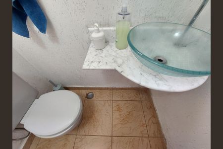 Casa à venda com 171m², 3 quartos e 2 vagas Casa à venda com 171m², 3 quartos e 2 vagasLavabo