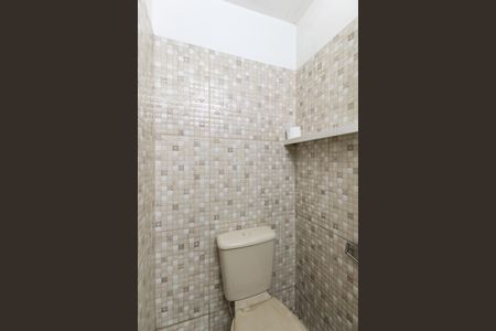 Casa à venda com 200m², 2 quartos e 3 vagas Casa à venda com 200m², 2 quartos e 3 vagasBanheiro da Garagem