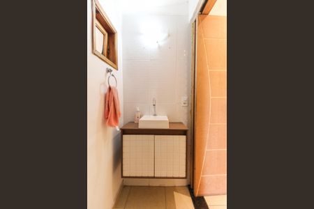 Casa à venda com 200m², 2 quartos e 3 vagas Casa à venda com 200m², 2 quartos e 3 vagasLavabo