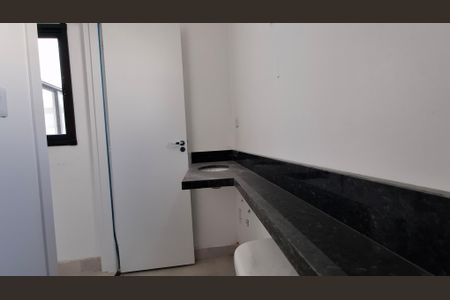 Apartamento à venda com 96m², 2 quartos e 1 vaga Apartamento à venda com 96m², 2 quartos e 1 vagaBanheiro Quarto 1 suíte
