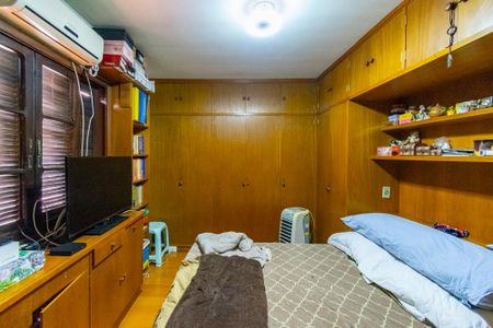 Casa à venda com 130m², 3 quartos e 4 vagas Casa à venda com 130m², 3 quartos e 4 vagasQuarto 1