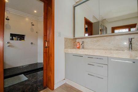 Casa de condomínio à venda com 281m², 3 quartos e 4 vagasBanheiro da Suíte