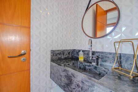 Casa de condomínio à venda com 281m², 3 quartos e 4 vagasLavabo