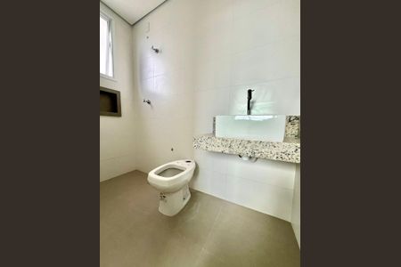 Apartamento à venda com 62m², 3 quartos e 2 vagas Apartamento à venda com 62m², 3 quartos e 2 vagasBanheiro da Suíte