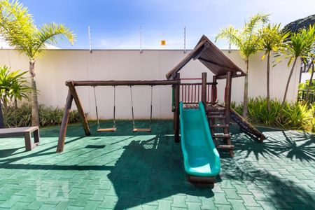 Apartamento à venda com 80m², 3 quartos e 2 vagas Apartamento à venda com 80m², 3 quartos e 2 vagasÁrea comum - Playground