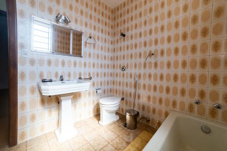 Casa à venda com 883m², 8 quartos e 6 vagasBanheiro Social