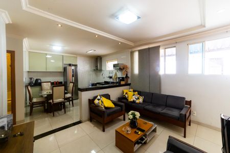 Casa à venda com 883m², 8 quartos e 6 vagasSala