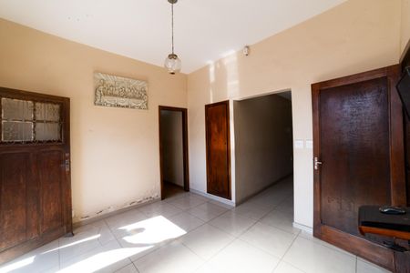 Sala de casa à venda com 8 quartos, 883m² em Santa Tereza, Belo Horizonte