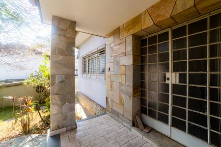 Casa à venda com 883m², 8 quartos e 6 vagasVaranda