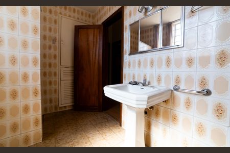 Casa à venda com 883m², 8 quartos e 6 vagasBanheiro Social