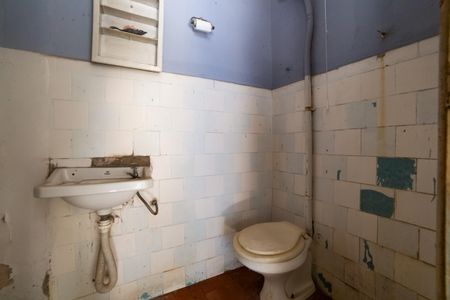 Casa à venda com 883m², 8 quartos e 6 vagasBanheiro Social