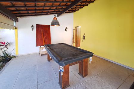 Casa à venda com 360m², 2 quartos e 3 vagasQuintal