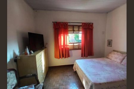 Casa à venda com 140m², 5 quartos e 4 vagas Casa à venda com 140m², 5 quartos e 4 vagasDormitório