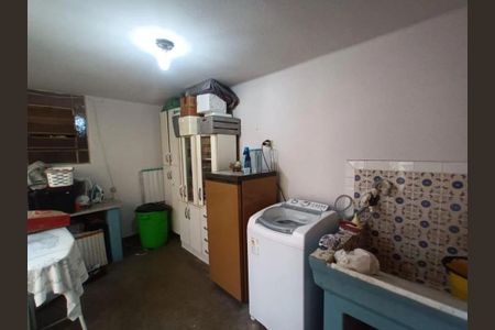 Casa à venda com 140m², 5 quartos e 4 vagas Casa à venda com 140m², 5 quartos e 4 vagasLavanderia