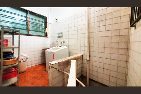 Casa à venda com 328m², 5 quartos e 3 vagas