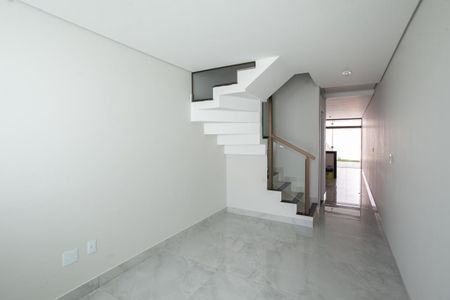 Casa à venda com 100m², 2 quartos e 1 vaga Casa à venda com 100m², 2 quartos e 1 vagaSala