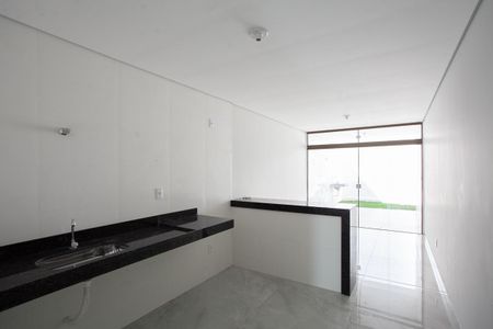 Casa à venda com 100m², 2 quartos e 1 vaga Casa à venda com 100m², 2 quartos e 1 vagaCozinha