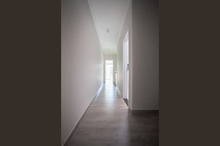 Casa à venda com 100m², 2 quartos e 1 vaga Casa à venda com 100m², 2 quartos e 1 vagaCorredor
