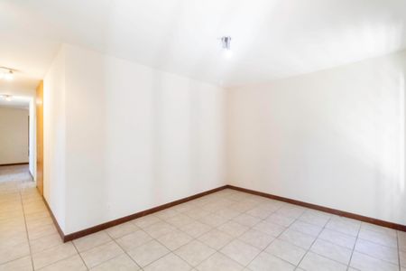 Casa à venda com 341m², 5 quartos e 6 vagas Casa à venda com 341m², 5 quartos e 6 vagasSala 3