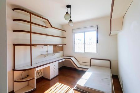 Casa à venda com 341m², 5 quartos e 6 vagas Casa à venda com 341m², 5 quartos e 6 vagasQuarto 2