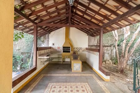 Casa à venda com 341m², 5 quartos e 6 vagas Casa à venda com 341m², 5 quartos e 6 vagasÁrea gourmet