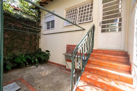 Casa à venda com 341m², 5 quartos e 6 vagas Casa à venda com 341m², 5 quartos e 6 vagasQuintal