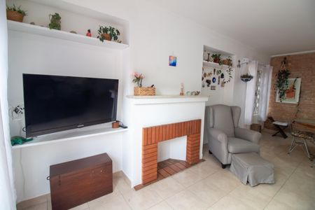 Casa à venda com 106m², 3 quartos e 2 vagas Casa à venda com 106m², 3 quartos e 2 vagasSala