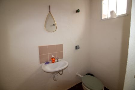 Casa à venda com 106m², 3 quartos e 2 vagas Casa à venda com 106m², 3 quartos e 2 vagasBanheiro de Serviço