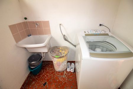 Casa à venda com 106m², 3 quartos e 2 vagas Casa à venda com 106m², 3 quartos e 2 vagasÁrea de Serviço