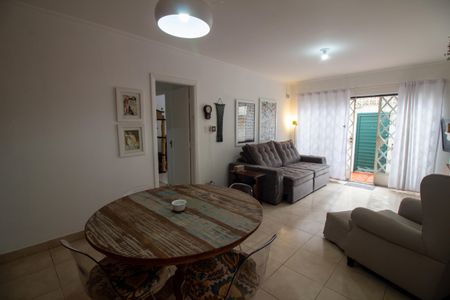 Casa à venda com 106m², 3 quartos e 2 vagas Casa à venda com 106m², 3 quartos e 2 vagasSala de Jantar