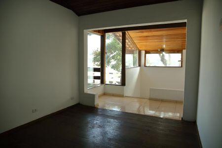 Casa para alugar com 327m², 4 quartos e 4 vagasSala (Casa 2)